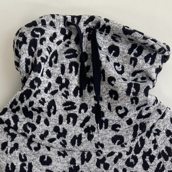 Derek Heart Fleece Sweatshirt/Sweater Size Small - Picture 2 of 4